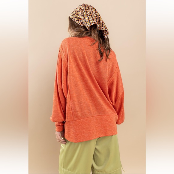 06 Solid Comfort Fit Round Neck Sweatshirt - Picture 5 of 6